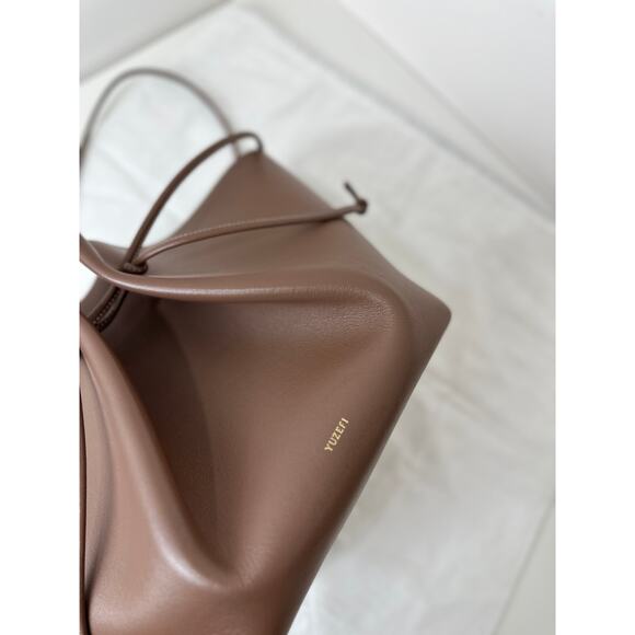 Yuzefi Mochi Large Tote Bag Brown Leather Designer Contemporary Minimalist - Picture 6 of 16